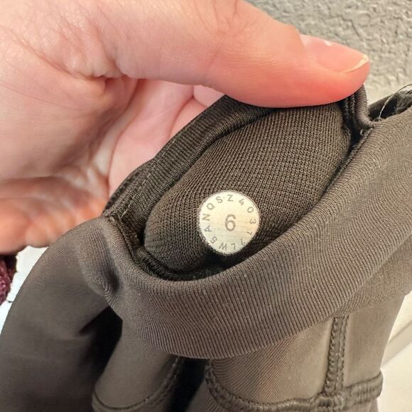 Lululemon Dark Olive Green Wunder Under Sporty Mesh Leggings - Size 6 - EUC - Picture 7 of 7